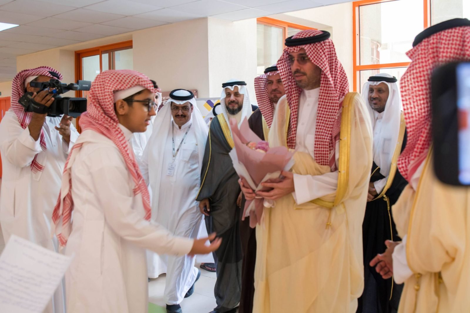 صاحب السمو الأمير سعود بن عبدالله بن جلوي أثناء تدشين العام الدراسي من المدرسة
